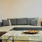 Modern & Cozy In Center -walk Everywhere * סראייבו