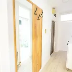 Apartment Modern & Cozy Apartment In Center - Walk Everywhere - Parking Available
