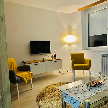 Modern & Cozy In Center -walk Everywhere Apartment *