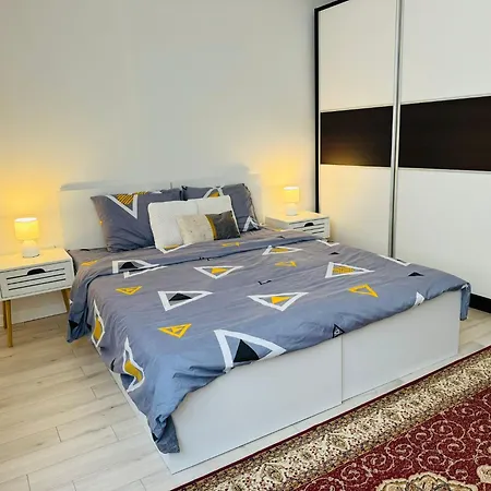 Apartment Modern & Cozy In Center -walk Everywhere