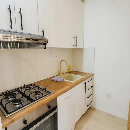Modern & Cozy In Center - Walk Everywhere - Parking Available Apartman *