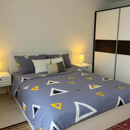 Modern & Cozy In Center -walk Everywhere