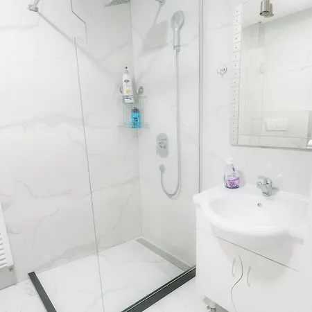 Διαμέρισμα Modern & Cozy In Center - Walk Everywhere - Parking Available Σαράγεβο
