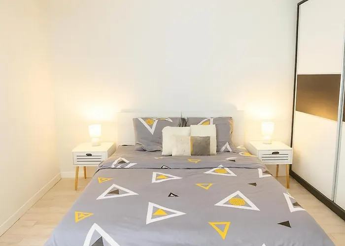 Modern & Cozy In Center -walk Everywhere