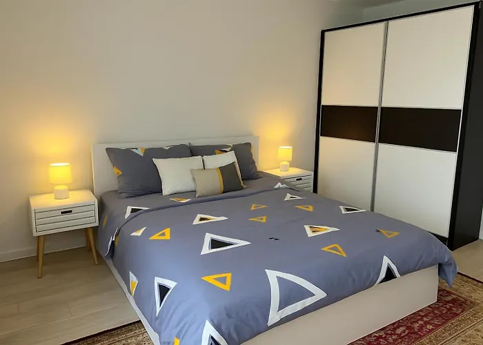 Modern & Cozy In Center -walk Everywhere