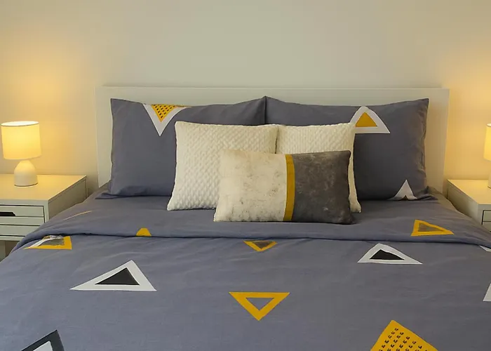 Modern & Cozy In Center -walk Everywhere